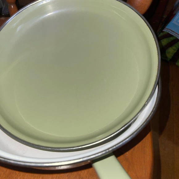 Vintage avacdo Olive Green Enamelware Fry Pan with Black Trim, White Interior - Picture 9 of 16